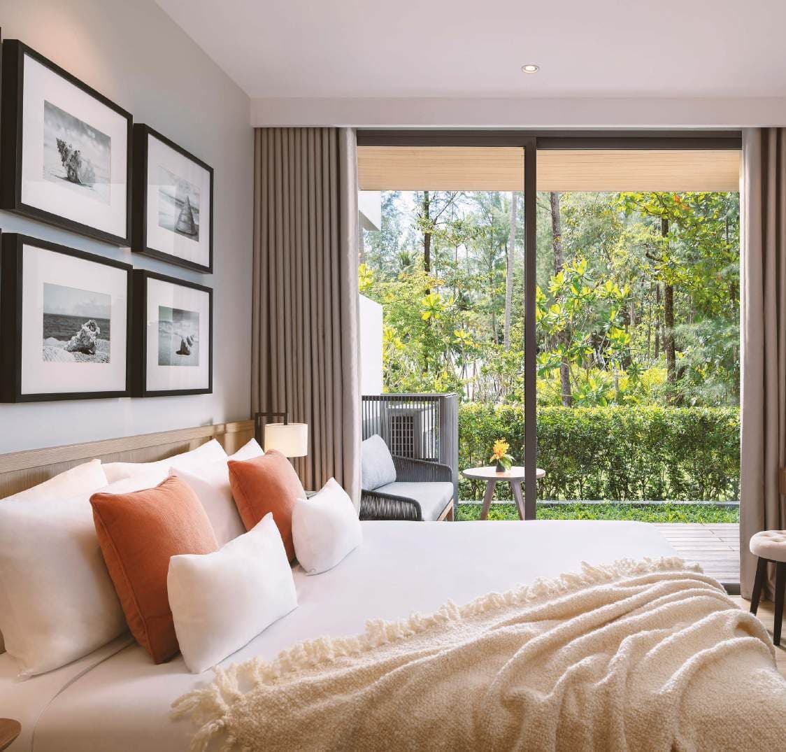Bedroom with sliding doors to the garden