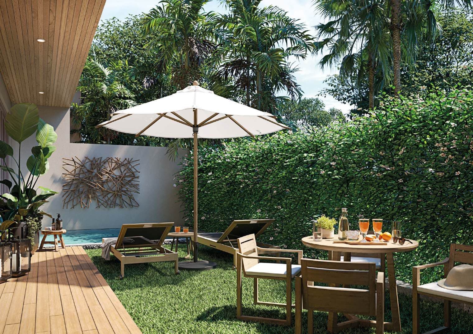 Private garden with plunge pool